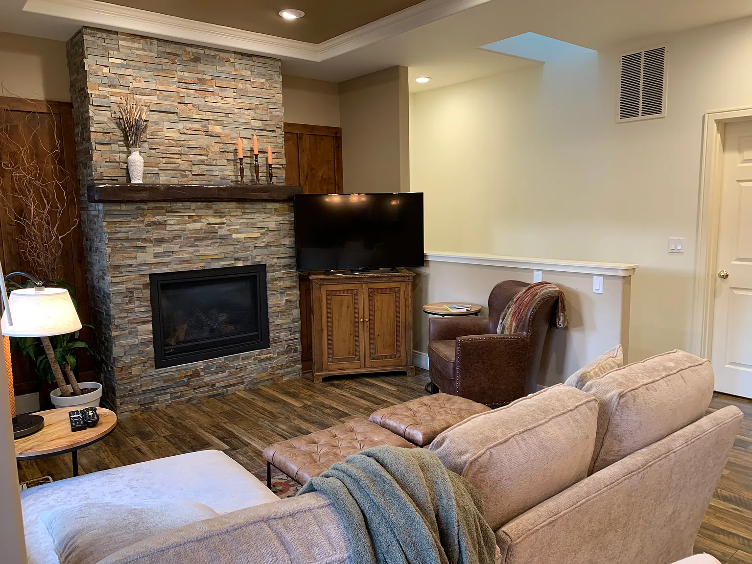 1 bed, 800 sqft, $2,000 — Photo 2