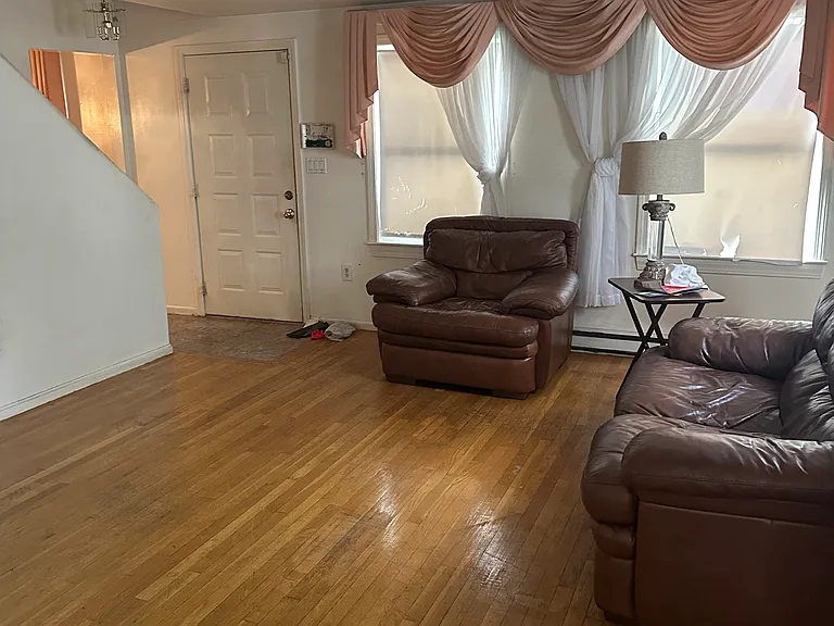 124 Beech St — Photo 6