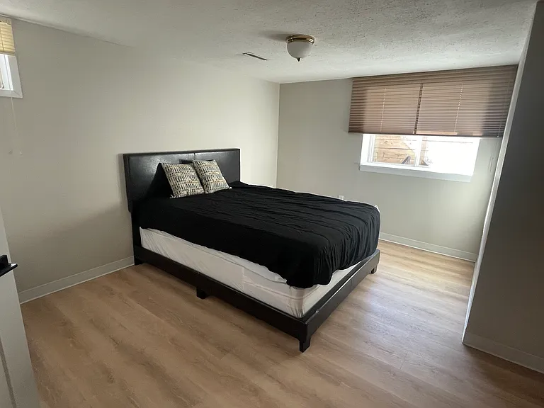 2605 S Elmwood Ave — Photo 12