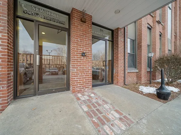 34 Newhall St APT 313, Lowell, MA 01852