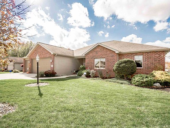 3rd image of 165 N Wildthorne Ct