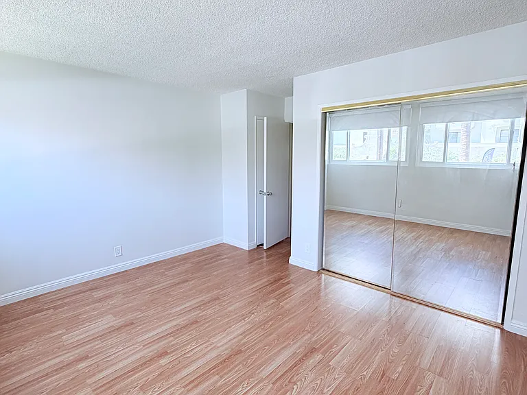 11635 Mayfield Ave #2 — Photo 13