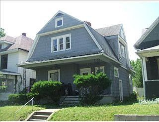 1st image of 124 E Bowman St