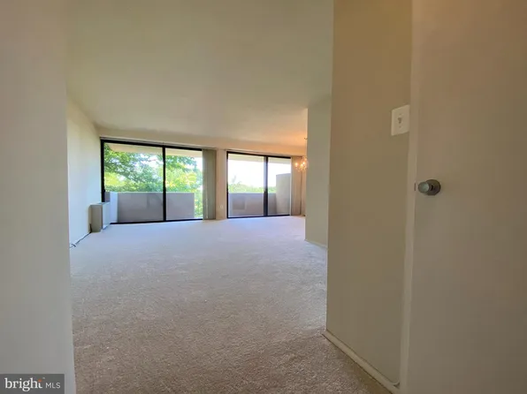 4141 Henderson Rd #427, Arlington, VA 22203