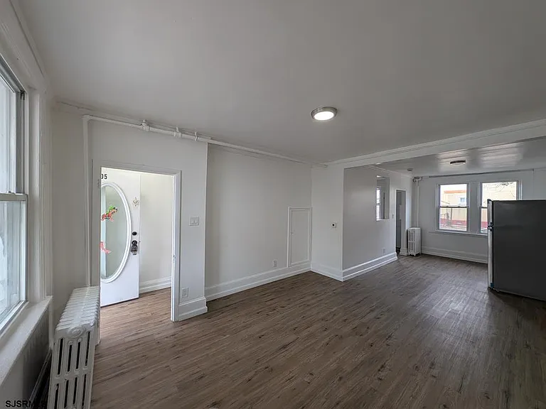 1005 N Michigan Ave — Photo 9
