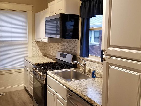 SS Appliances, including a dishwasher!