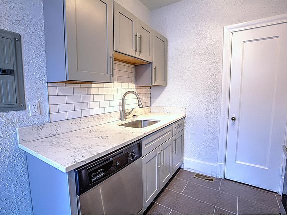 3rd image of 7355 Lindell Blvd