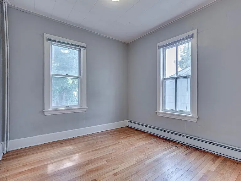 696 5th St E #1 — Photo 16