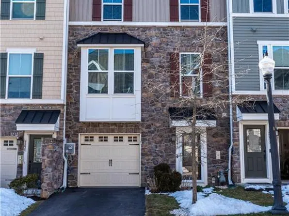 2431 Emanuel Ct, Easton, PA 18045
