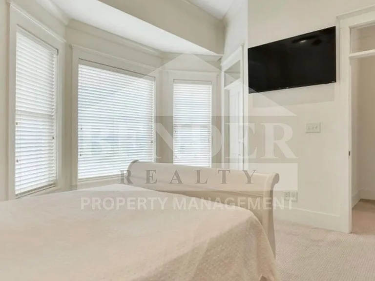 2405 Spring Creek Blvd NE — Photo 6