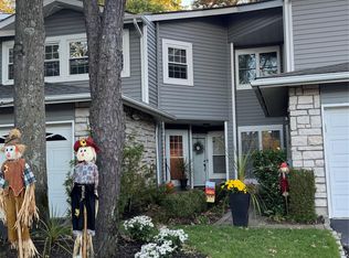 124 Fairfield Dr, Holbrook, NY 11741