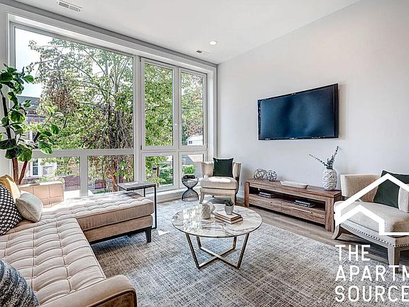 4th image of 2404 W Carmen Ave #408