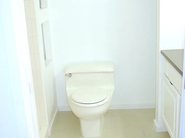 514 Morgan Ave N — Photo 16