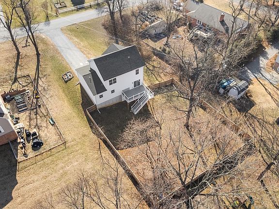 2nd image of 239 Sunlite Dr