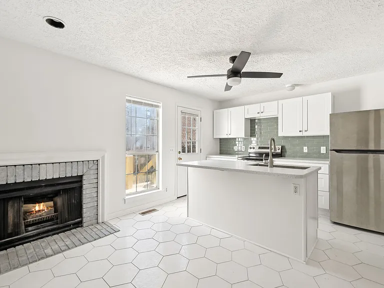 217 Walton Ferry Rd #108 — Photo 1