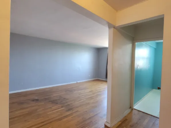 2939 Avenue Y image 1 of 8