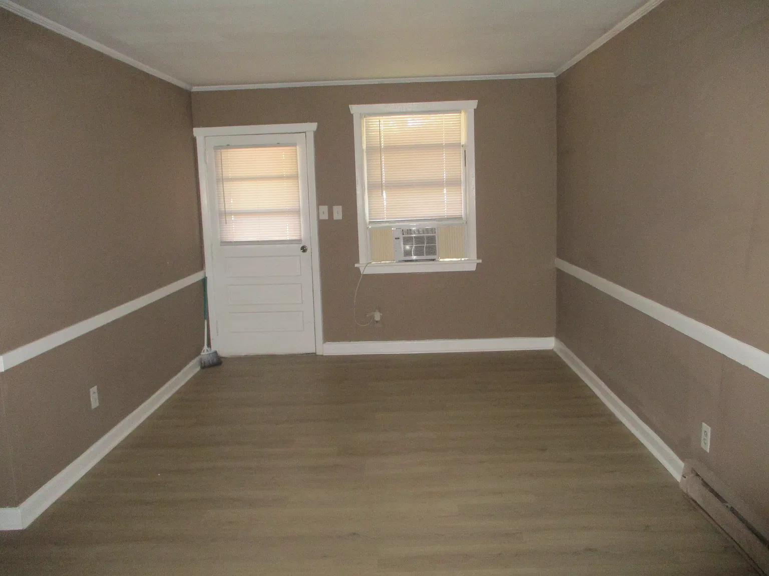 2 bed, 900 sqft, $1,350 — Photo 2
