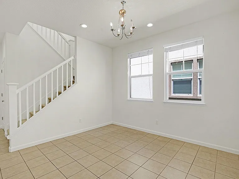 2111 Parkhurst St — Photo 8