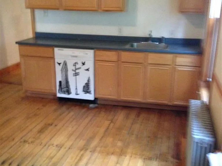 189 Lowell St #2 — Photo 2