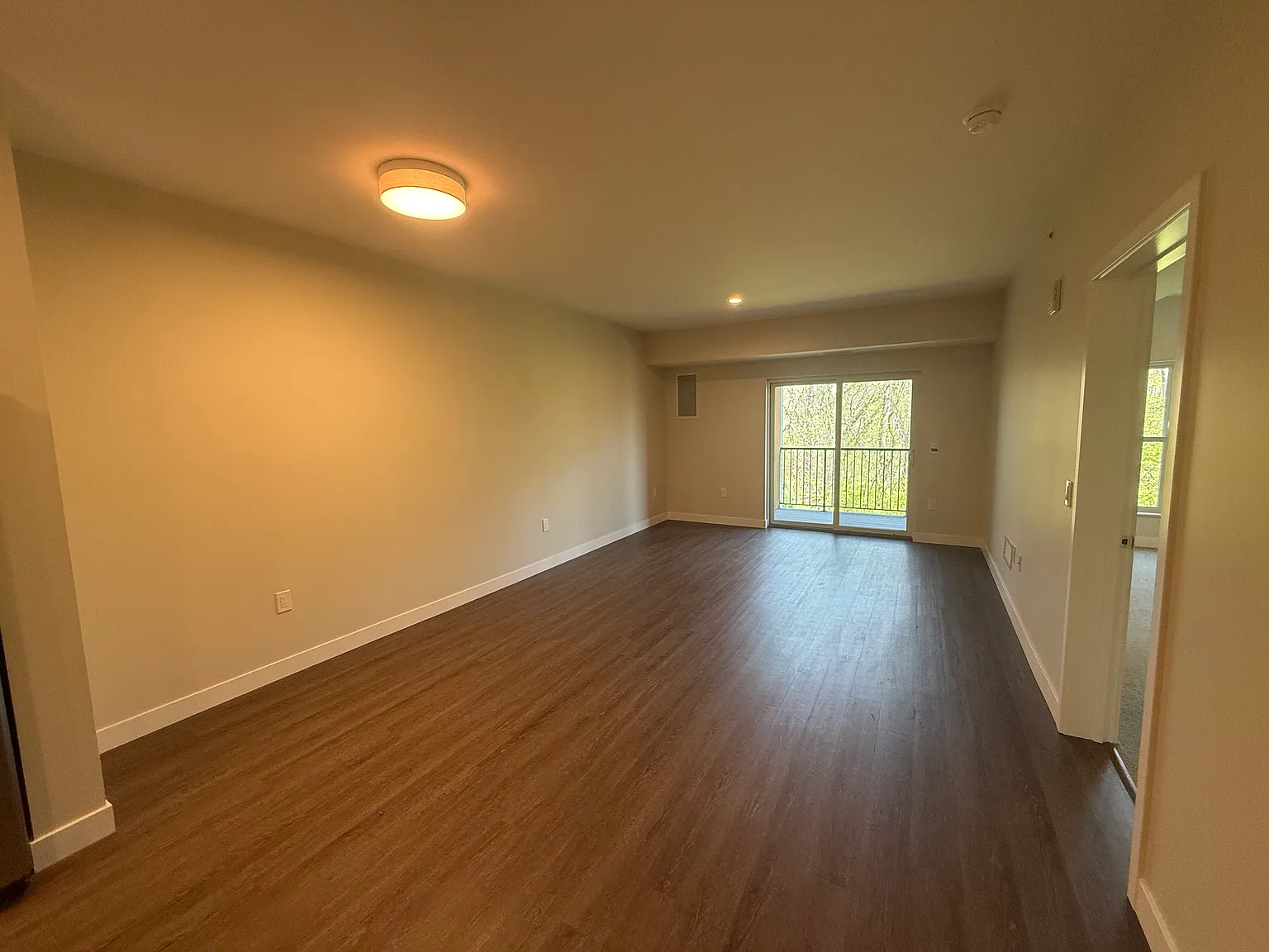 1 bed, 814 sqft, $2,197 — Photo 4