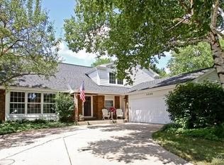 3330 Maple Leaf Dr, Glenview, IL 60026