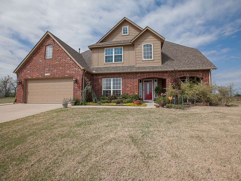 Beautiful custom built home located on a large cul-de-sac lot.