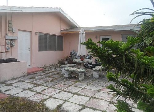 4th image of 301 SE 23rd Ave