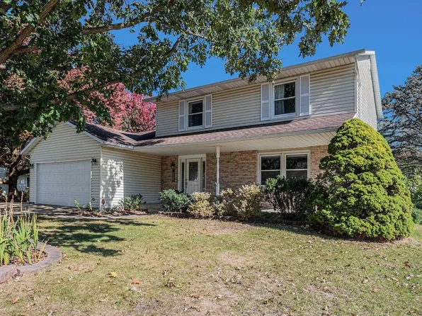 52132 Brookview Ct, South Bend, IN 46637