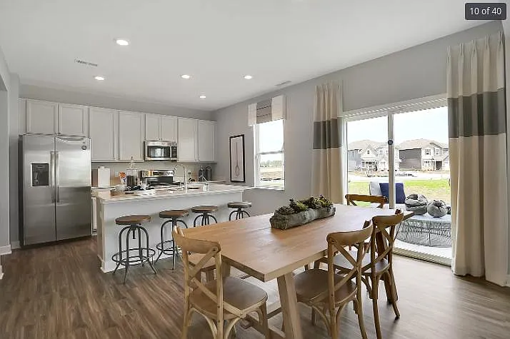 1149 Sunderland Dr #1 — Photo 38