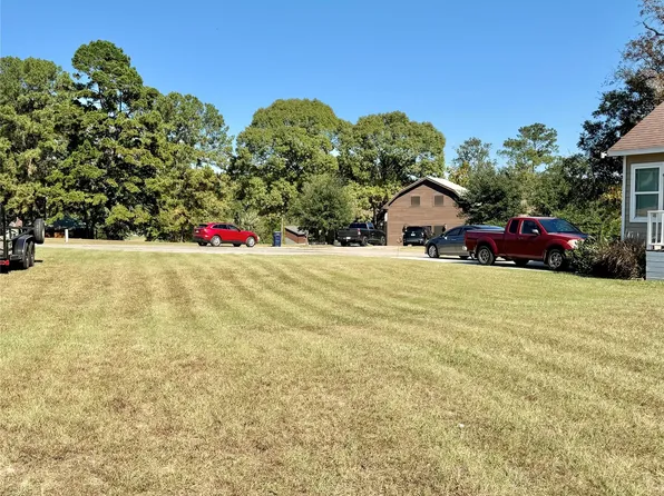 18 Oakland Ct, Huntsville, TX 77340