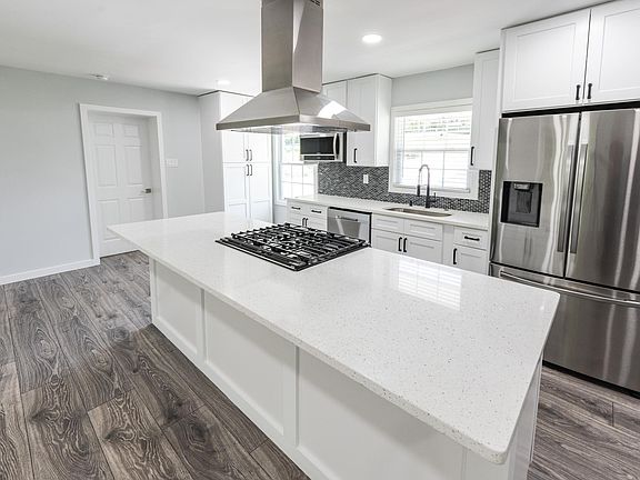 5th image of 3191 Crestview Cir