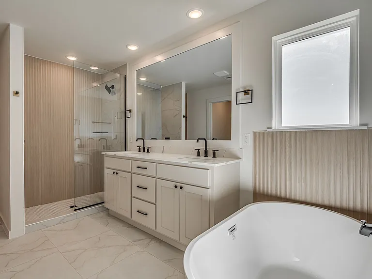 25 S Walnut St #A — Photo 2