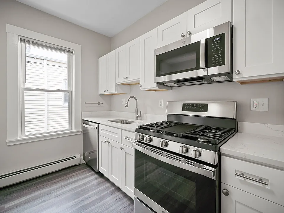 19 Crowell St #3