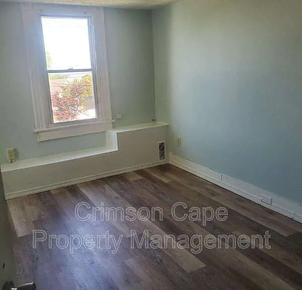 108 Grove St #2 — Photo 5