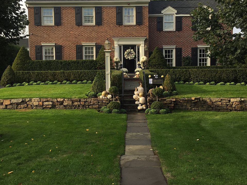 1st image of 119 3rd St