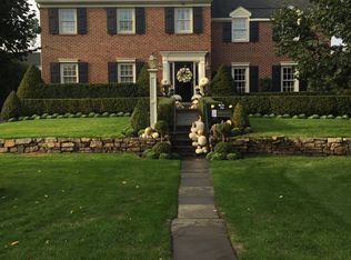 119 3rd St, Garden City, NY 11530