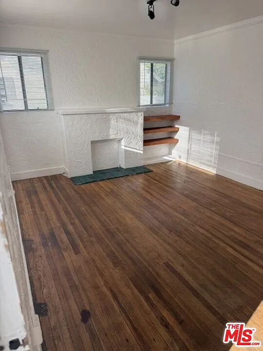 2 bed, 1.0 bath, 1200 sqft, $3,500 — Photo 2