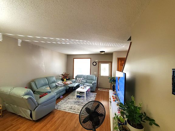 4th image of 952 Conner St