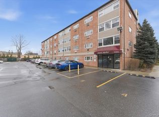 222 Smith Street #2E, Freeport, NY 11520