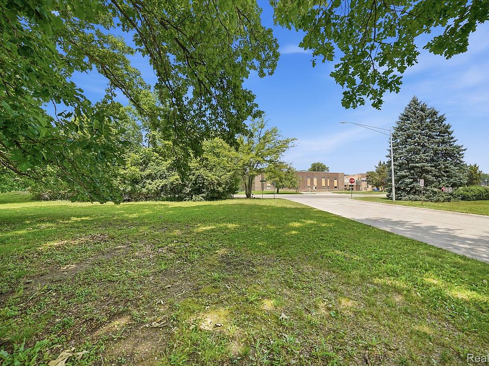 1st image of 28993 Monterey Dr