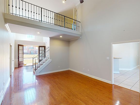 4th image of 5527 Highbury Ln