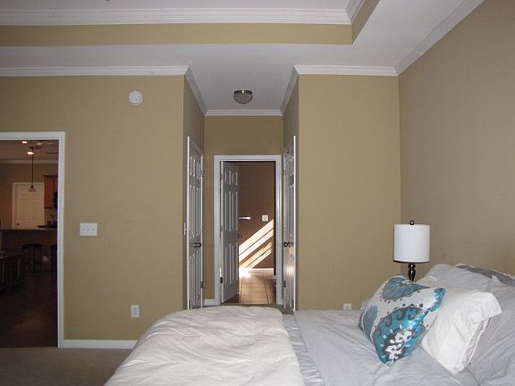 4th image of 439 Holland Lakes Dr N