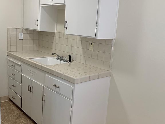 2nd image of 515 Lucerne Ave #3