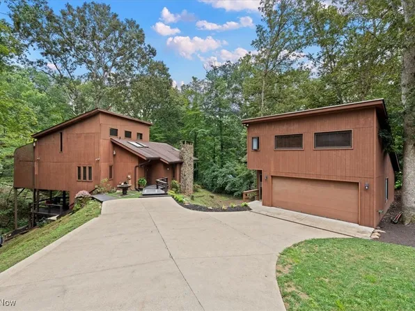 120 Meadow Ln, Marietta, OH 45750