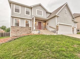 1354 Granite St, Lansing, KS 66043