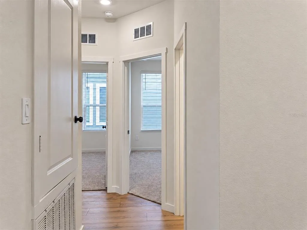 3 bed, 2.0 bath, 1850 sqft, $2,500 — Photo 4