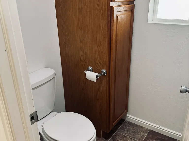 684 N 1060 E — Photo 13