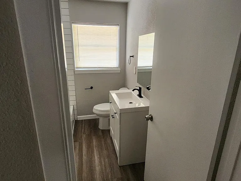 610 Tovrea Rd — Photo 9