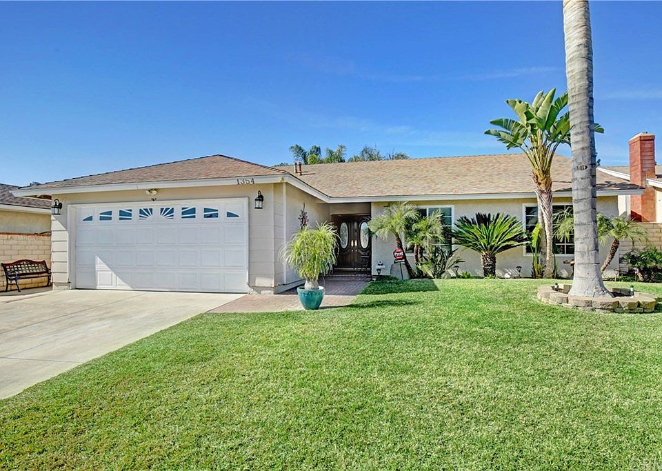 1st image of 1354 Oakland Pl