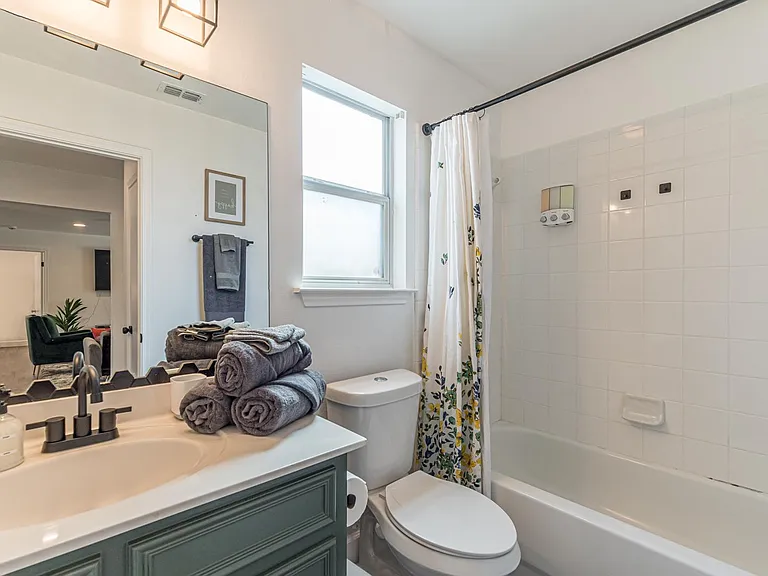 7605 Bennett Ave — Photo 17